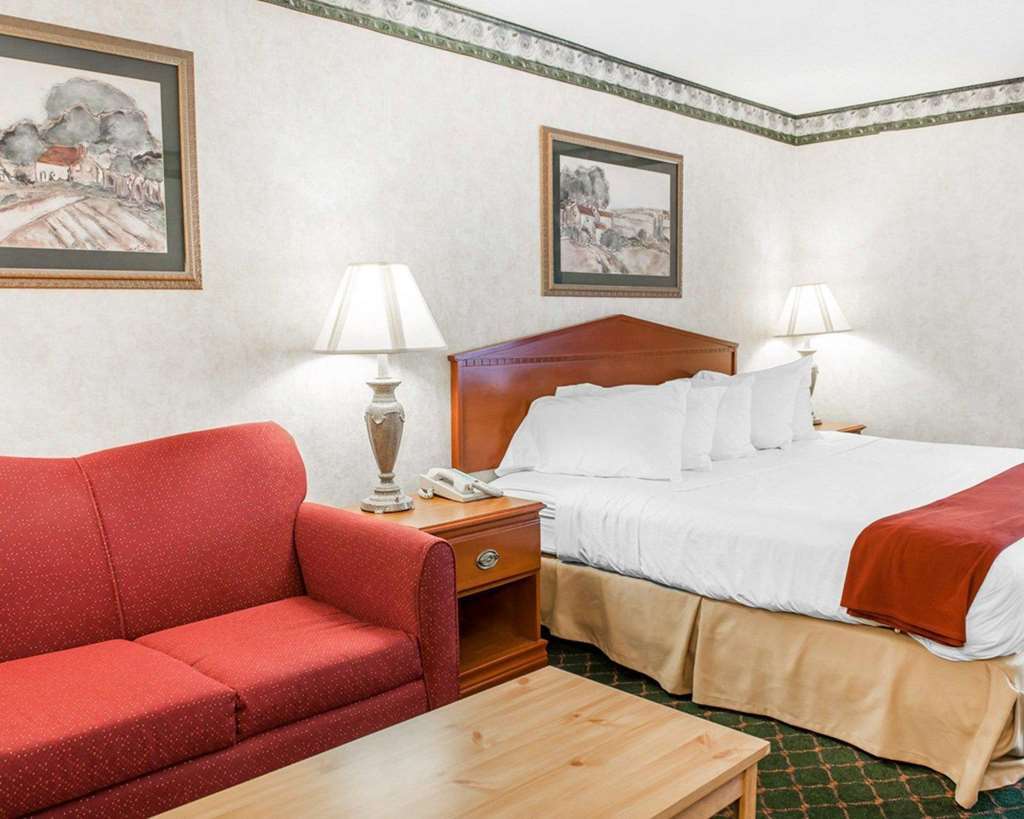 Quality Inn & Suites Brownsburg - Indianapolis West Room photo